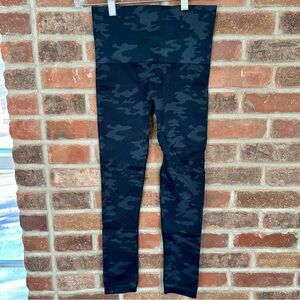 SPANX Seamless Camo Leggings